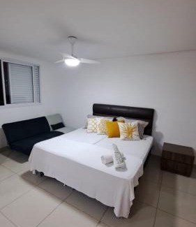 West Sector Apartment | Lounge 22 Praça do Sol Tamandaré Shopping Bouganville Jotas Bartolomeu Cartório Artiaga Hospital do Coração Annis Rassi Íbis Holliday Rua 9 Feira da Lua Bodytech Marista Madalena Bahrem Nord23 Pão de Açúcar Alameda das Rosas Zoológico