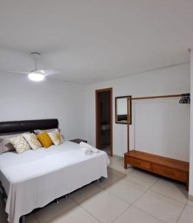 West Sector Apartment | Lounge 22 Praça do Sol Tamandaré Shopping Bouganville Jotas Bartolomeu Cartório Artiaga Hospital do Coração Annis Rassi Íbis Holliday Rua 9 Feira da Lua Bodytech Marista Madalena Bahrem Nord23 Pão de Açúcar Alameda das Rosas Zoológico