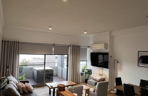 Lorne Apartment | Louttit views from The Cumberland