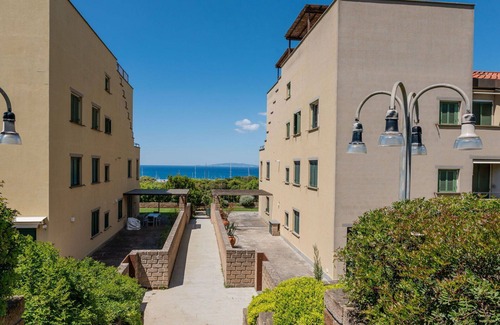 Punta Ala Apartment | Lovely apartment for 4 guests with WIFI, A/C, TV, terrace and pets allowed