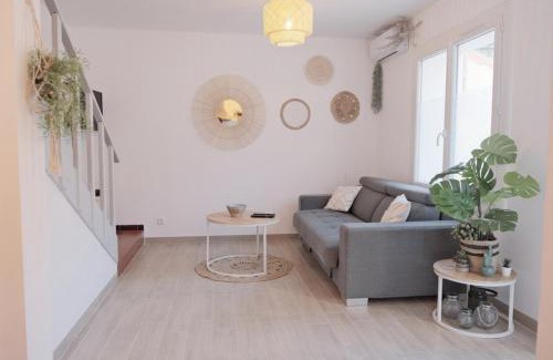 Saint-Henri House | Love nest with terrace close to the sea