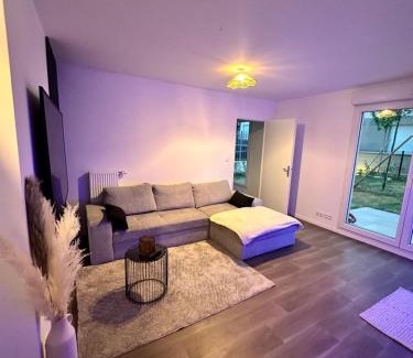 Trappes Apartment | Love Room Trappes