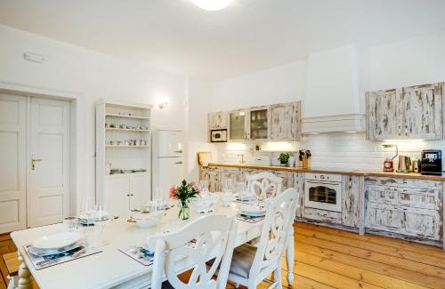 Zalany Villa | Lovecký zámeček pod Milešovkou