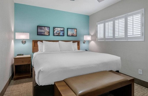 Jekyll Island Hotel | Lovely 1BR Suite at the Heart of Jekyll Island Adventures | Onsite Pool, Parking