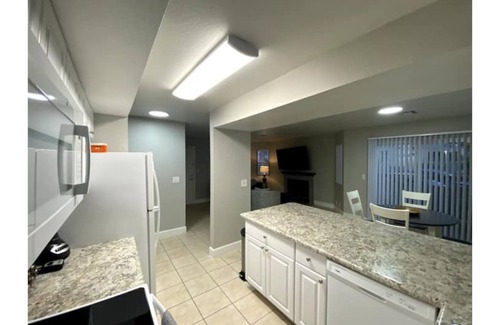 Las Vegas House | Lovely 2+2 Apartment A ,1061 sqft.