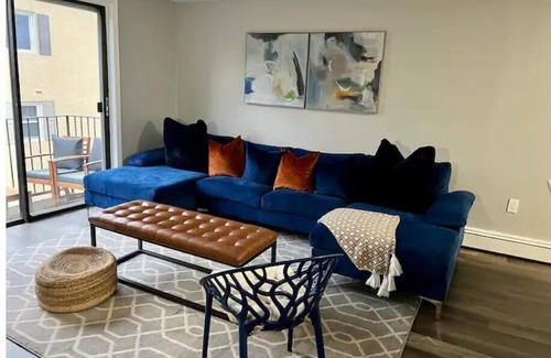 Clifton Heights House | Lovely 2-Bedroom with Garage Parking