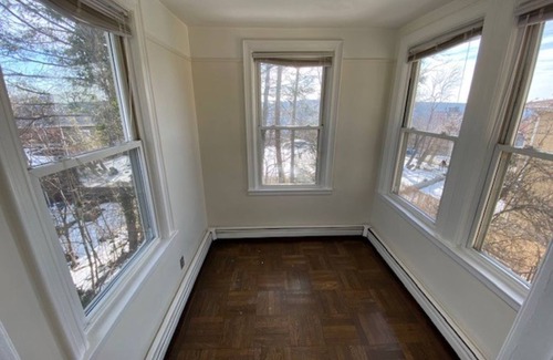 Park Hill House | Lovely 2-bedroom apartment in a house in Yonkers with WiFi access