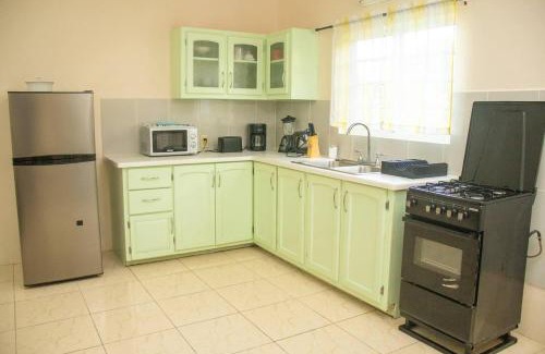 Saint John Parish Apartment | lovely 2 bedroom Apt 4 warm cosy comfortable