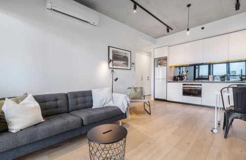 Cremorne Apartment | Lovely 2 bedroom apt with views to South Yarra - 03178