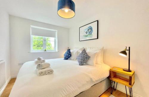 Filton Apartment | Lovely 2-Bedroom Bristol Apartment. FREE PARKING.
