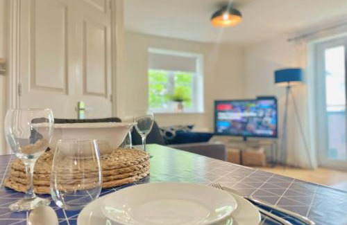 Filton Apartment | Lovely 2-Bedroom Bristol Apartment. FREE PARKING.