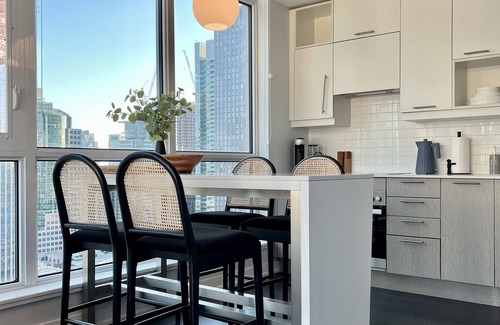 Downtown Toronto Condo | Lovely 2 Bedroom Condo in the Heart of Toronto
