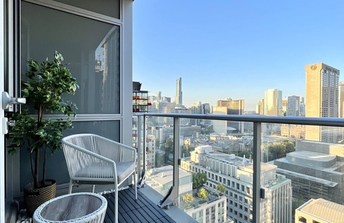 Downtown Toronto Condo | Lovely 2 Bedroom Condo in the Heart of Toronto