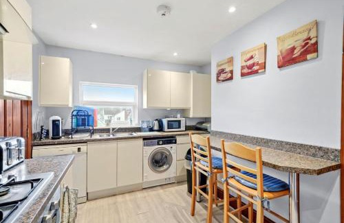 Maidstone Apartment | Lovely 2 bedroom duplex apartment, Maidstone sleeps 5