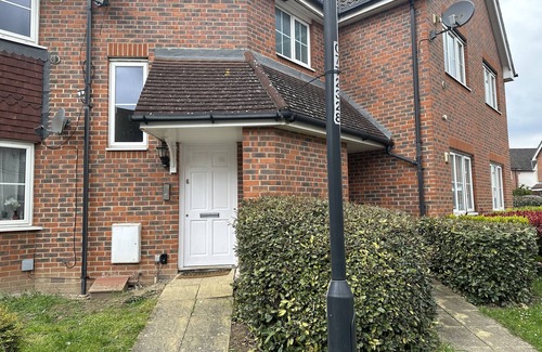 Thamesmead Apartment | Lovely 2 Bedroom Family Holiday Home in London