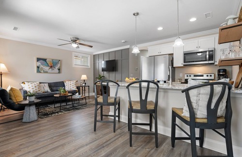 Hickory House | Lovely 2 Bedroom House in Hickory