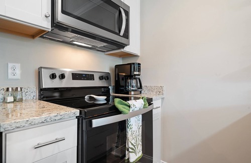 Hickory House | Lovely 2 Bedroom House in Hickory