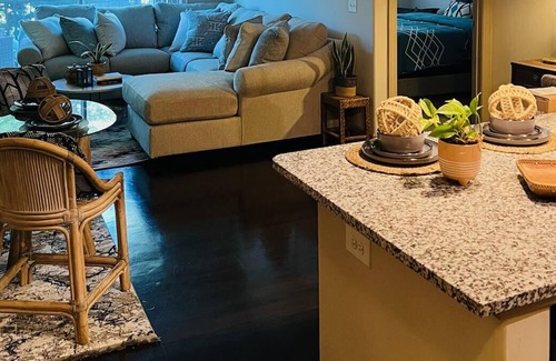 Roswell Apartment | Lovely 2-bedroom located in a great area!