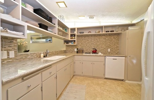 North Arroyo Condo | Lovely 2-bedroom mountain getaway – Only minutes to Old Town Pasadena.