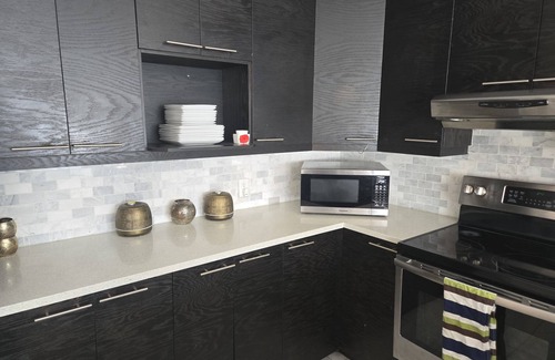 Laval Apartment | Lovely 2 Bedroom Riverside