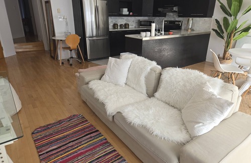 Laval Apartment | Lovely 2 Bedroom Riverside