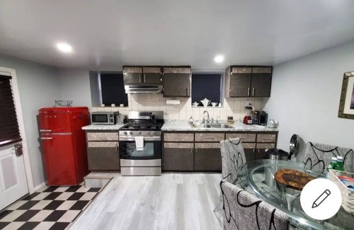 University Heights House | Lovely 2 bedroom unit in private house.