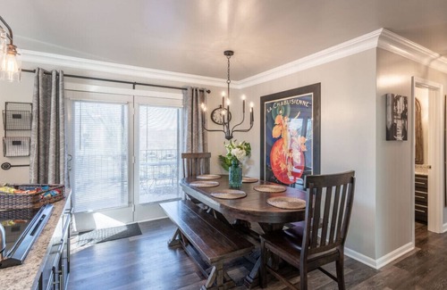 Oswego House | Lovely 2-Bedroom Vacation Home with Fireplace