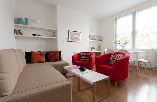 Queen's Park Apartment | LOVELY 2 BR 1BA APARTMENT 15 min to Oxford Street