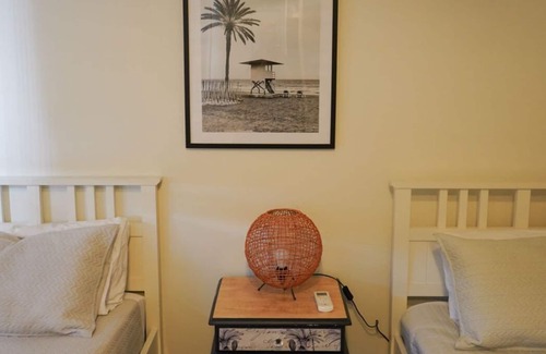 West End Apartment | Lovely 2Bed aprtmnt POOL|Lake Water Views