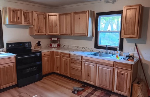 Rogersville Cabin | Lovely 3-bedroom cabin in Rogersville with WiFi access
