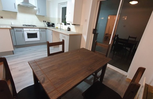 Little Hulton House | Lovely 3 Bedroom House in Manchester