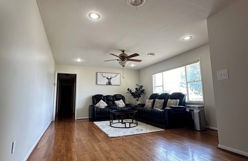Jonesboro House | Lovely 3-bedroom house in Jonesboro with AC and WiFi