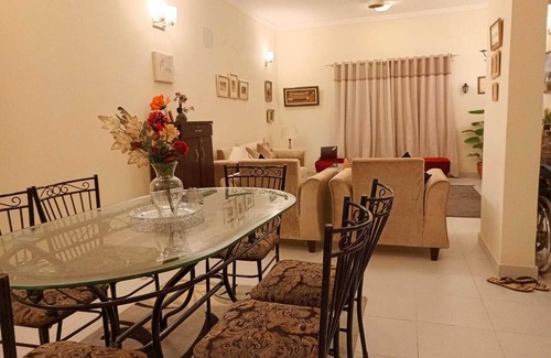Karachi District Villa | Lovely 3-bedroom villa in Bahria town Karachi with WiFi, AC
