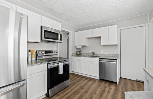 Royal Oak House | Lovely 3 BR Home w/Backyard - Sleeps 6