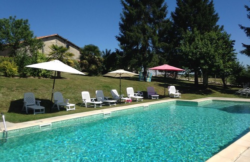 Brossac Cottage | Lovely 3* cottage for 6 with large shared pool and fantastic views