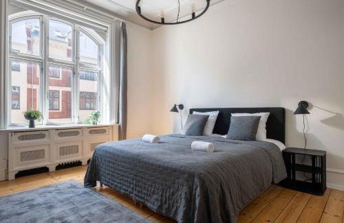 København V Apartment | Lovely 3BR Manor Apartment 5 min from Tivoli Gardens