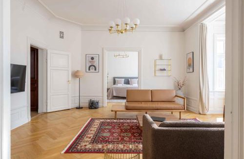 København V Apartment | Lovely 3BR Manor Apartment 5 min from Tivoli Gardens
