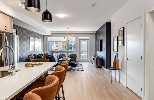Bridgeland Apartment | Lovely 3BR unit in the heart of Calgary