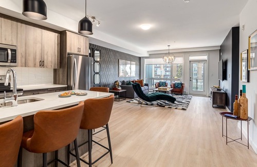 Bridgeland Apartment | Lovely 3BR unit in the heart of Calgary