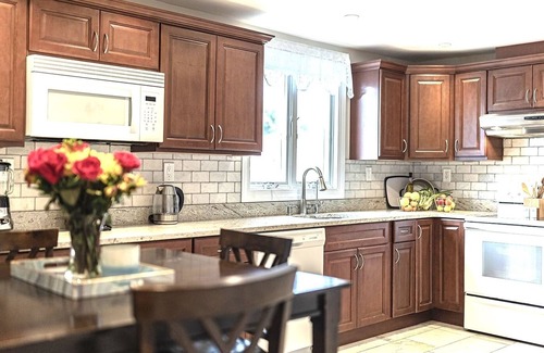 Copiague House | Lovely 4 bedroom house near the Bay