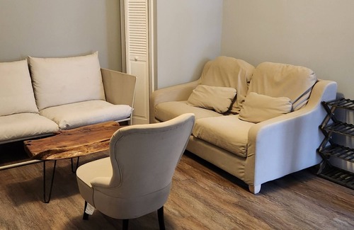 Downtown Baltimore House | Lovely 4-bedroom home in Baltimore for a relaxing getaway, travel work & study
