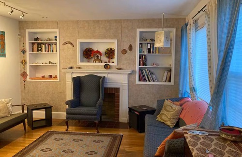 Blackstone House | Lovely 4-bedroom house in Providence for a peaceful getaway