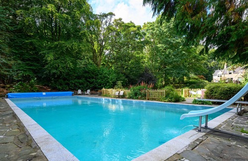 Arbroath House | Lovely 6-bed country house with pool, nr Arbroath