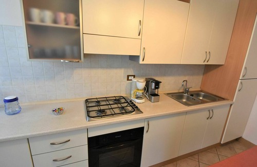 Ariano nel Polesine House | Lovely apartment in villa for 9 guests with pool, WIFI, A/C, TV, patio and parking