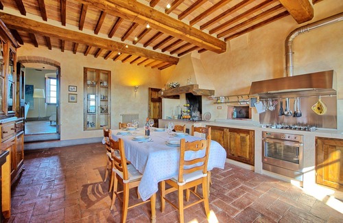 Colle di Val d'Elsa Apartment | Lovely apartment for 6 guests with WIFI, TV, terrace and panoramic view, close to San Gimignano