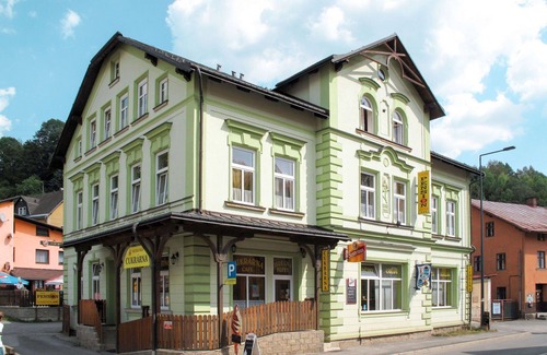 Tanvald Apartment | Lovely apartment for 12 guests with WIFI, TV and pets allowed