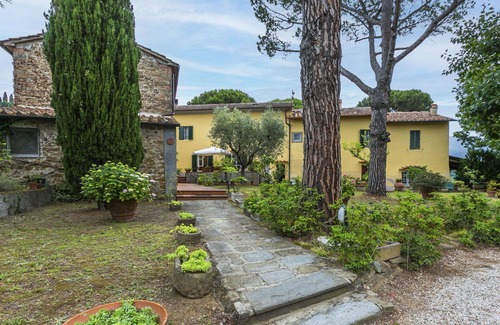 Monsummano Terme Villa | Lovely apartment in villa for 6 guests with private pool, WIFI, TV, patio and pets allowed