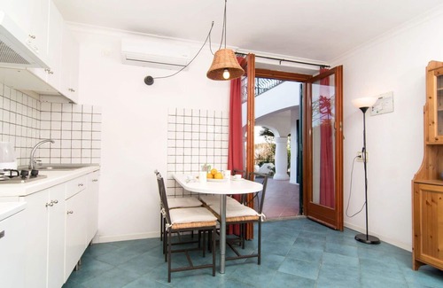 Casamicciola Terme Villa | Lovely apartment in villa for 12 people with WIFI, TV, patio and parking