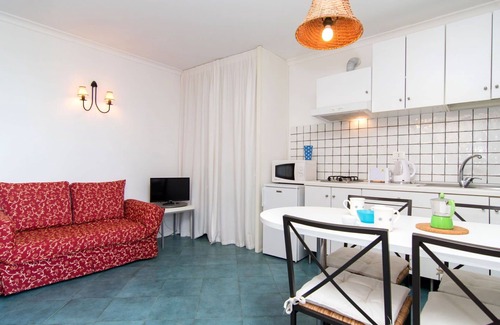 Casamicciola Terme Villa | Lovely apartment in villa for 12 people with WIFI, TV, patio and parking