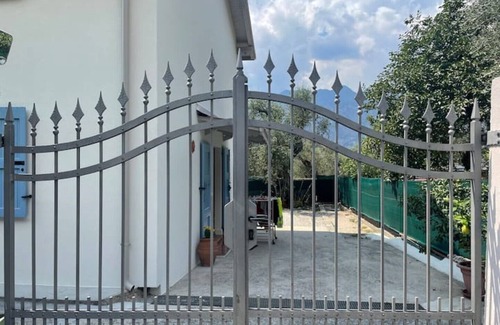 Campagnola Apartment | Lovely apartment a stone's throw from the lake and close to the center